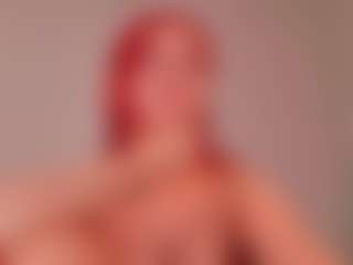 Live cam show with BewitchingEva - Dildo on Uber Horny