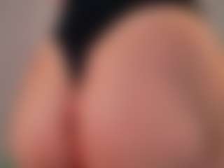 Live cam show with BewitchingEva - Fingers on Milfs Live