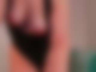 Live cam show with BewitchingEva - Curvy Small Tits on SxyPornLive