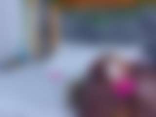 Live cam show with CoralHarrinsonn - Living Room on Stripli.com
