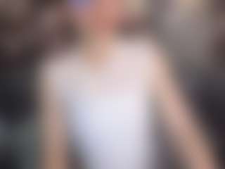 Live cam show with MelanieGrand - Thin on slutload
