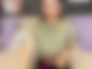 Live cam show with MelanieGrand - Student on slutload