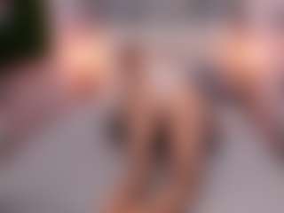 Live cam show with MelanieGrand - Public on Camsoda