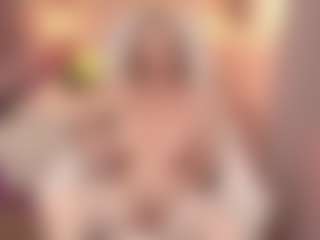 Live cam show with ScarlettMai - Granny on AdultVida.com