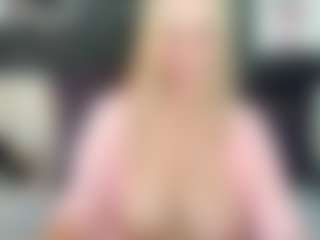 Live cam show with ScarlettMai - Granny Blonde Hair on intimatelivegirls.com