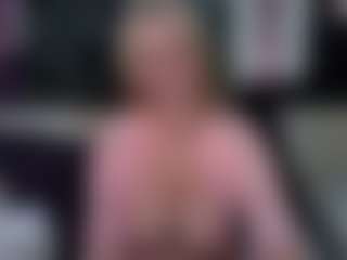 Live cam show with ScarlettMai - Granny on Mixed Magazine Live
