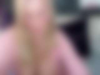 Live cam show with ScarlettMai - Belly on Milf Play