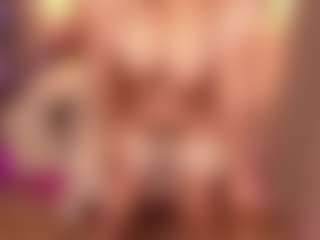 Live cam show with ScarlettMai - Stockings on AdultVida.com