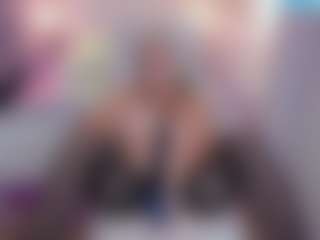 ScarlettMai MILF webcam performer live streaming