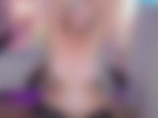 Live cam show with ScarlettMai - Striptease Granny on googirlz