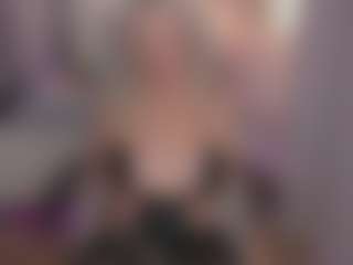 Live cam show with ScarlettMai - Mature on AdultVida.com