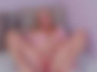 Live cam show with ScarlettMai - Granny on Camsoda