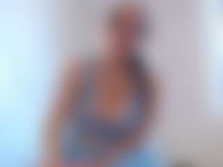 adafontaine18's Live Sex Cam Show