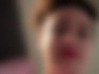 adafontaine18's Live Sex Cam Show