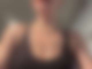 adafontaine18's Live Sex Cam Show