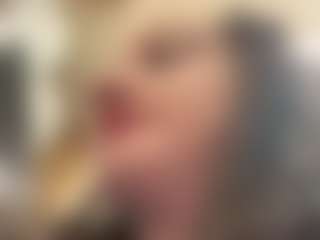 adafontaine18's Live Sex Cam Show