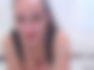 Live cam show with adafontaine18 - Interactive on StripNow