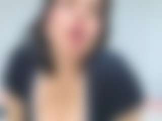 Live cam show with Annie-Thomsonn - Brown Eyes on Uber Horny