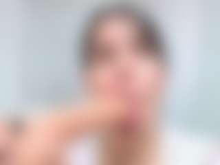 Annie-Thomsonn MILF webcam performer live streaming