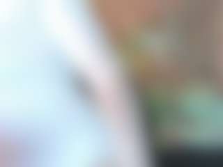 Live cam show with Zenda-Moretti - Facial on SpunkLive