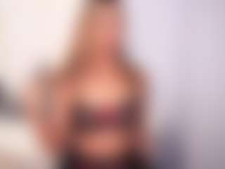 aneelory MILF webcam performer live streaming