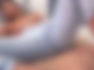 aneelory MILF webcam performer live streaming