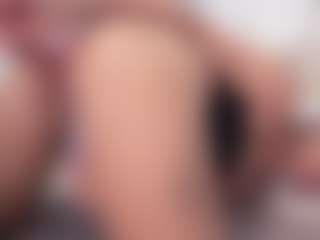 aneelory MILF webcam performer live streaming