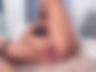 aneelory MILF webcam performer live streaming
