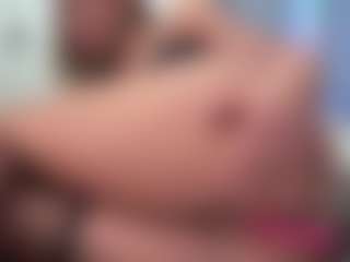 aneelory MILF webcam performer live streaming
