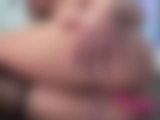 aneelory MILF webcam performer live streaming