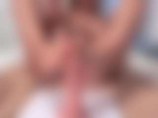 aneelory MILF webcam performer live streaming