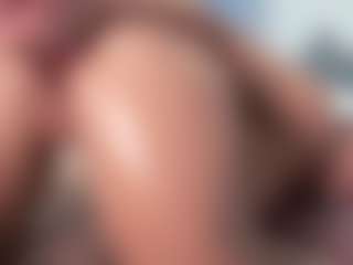 aneelory MILF webcam performer live streaming