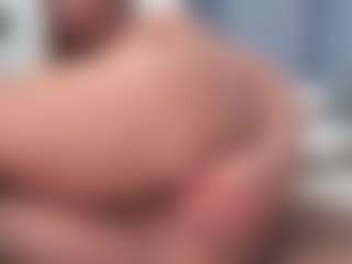 aneelory MILF webcam performer live streaming