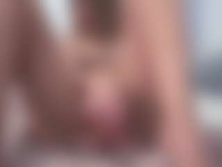 Live cam show with aneelory - Blonde Hair MILF on xDating