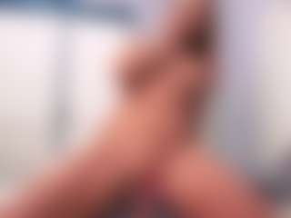 Live cam show with aneelory - Curvy MILF on Camming Site