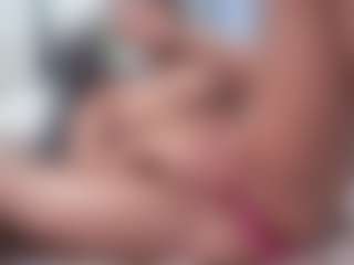 aneelory MILF webcam performer live streaming