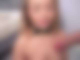 aneelory MILF webcam performer live streaming