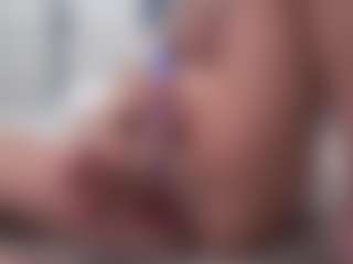 aneelory MILF webcam performer live streaming