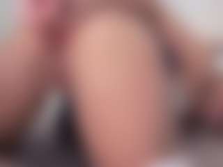 aneelory MILF webcam performer live streaming