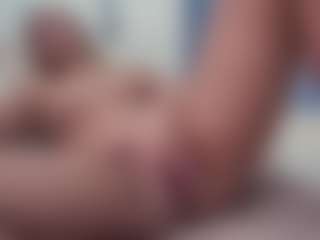 aneelory MILF webcam performer live streaming