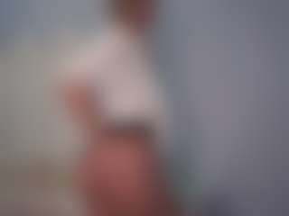 aneelory MILF webcam performer live streaming