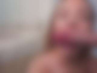 Live cam show with aneelory - Flirt MILF on livesexfox.com