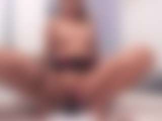 Live cam show with aneelory - Brown Eyes MILF on Hubzter Live