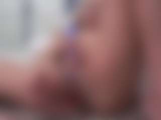 aneelory MILF webcam performer live streaming