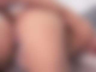 aneelory MILF webcam performer live streaming