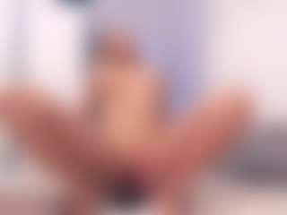 Live cam show with aneelory - Gamer MILF on sexylive.show