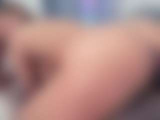 aneelory MILF webcam performer live streaming
