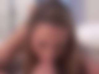 aneelory MILF webcam performer live streaming