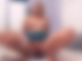 Live cam show with aneelory - Shaved Pussy on Camsoda