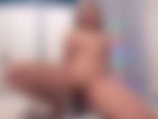 aneelory MILF webcam performer live streaming
